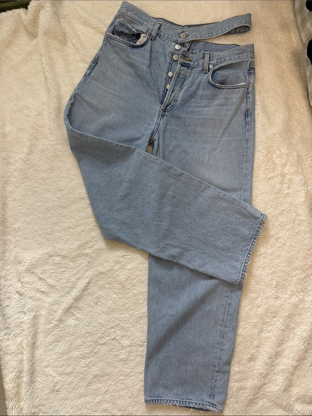 Ahold Broke Waist Band Jean. Light wash